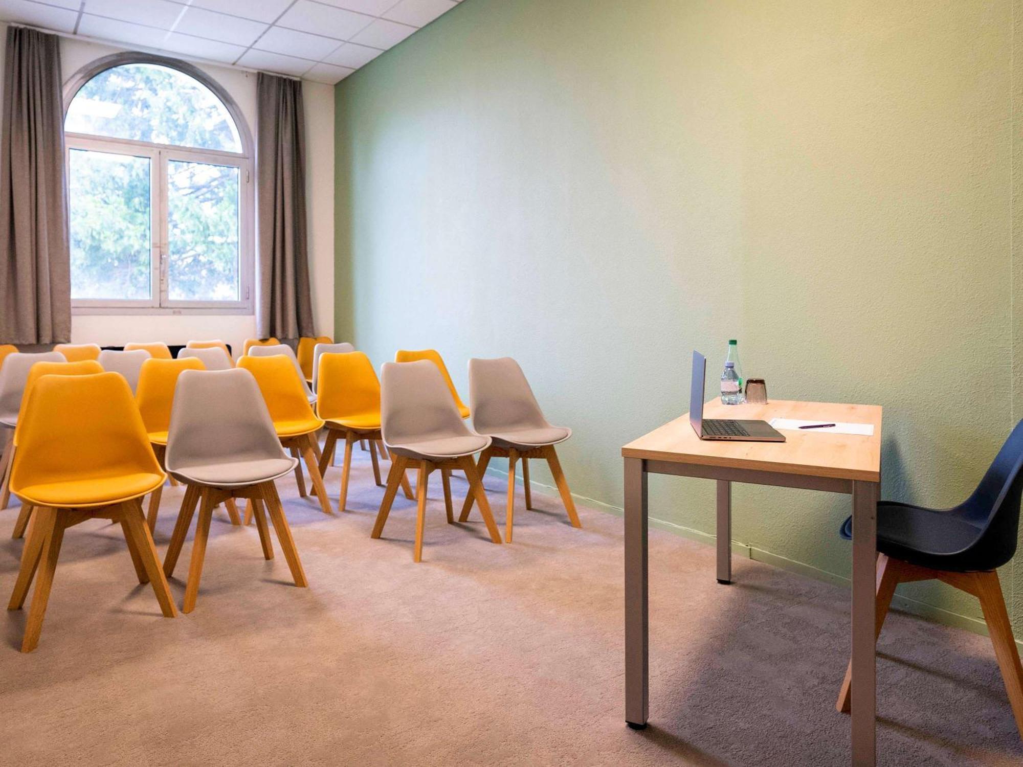 Ibis Styles Aix Les Bains Domaine De Marlioz Hotell Aix-les-Bains Exteriör bild